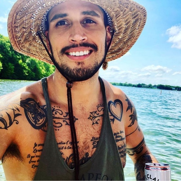 Meet your Posher, Nickolas - Picture 1 of 7